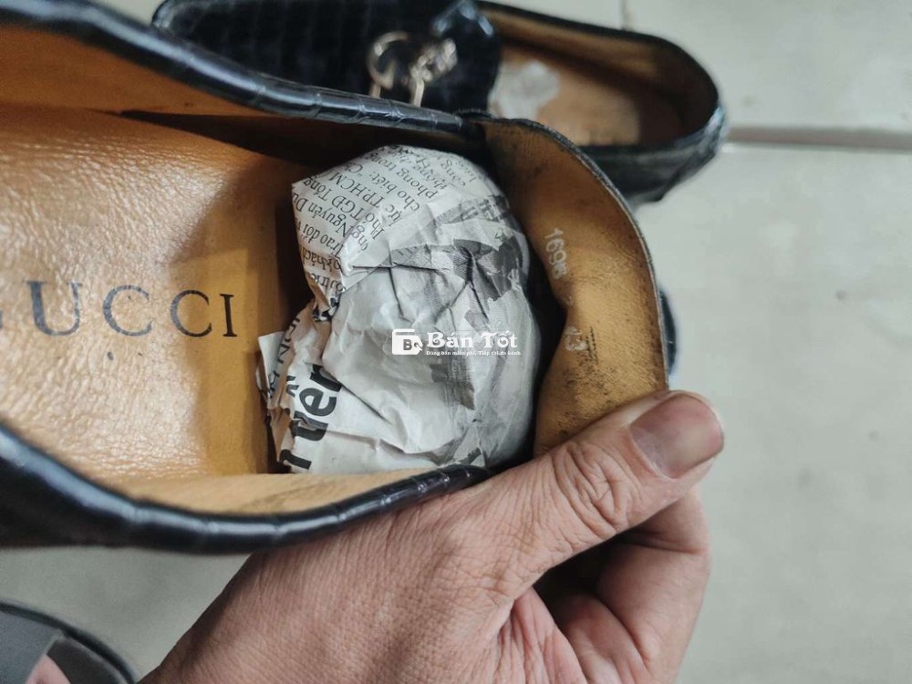 Cần Bán Đôi Giày Gucci Size 42  