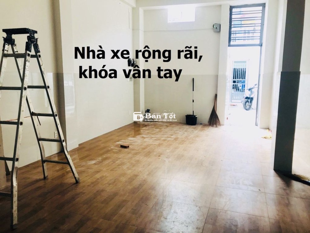 PHÒNG NGAY NGÃ 4 THỦ ĐỨC, CÓ GÁC, BAN CÔNG, 40 TÂN LẬP 2, 30M2