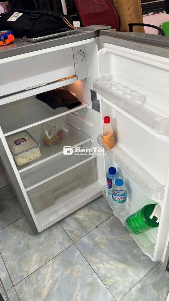 Tủ lạnh Electrolux 92L tiết kiệm điện, gọn nhẹ, bán gấp