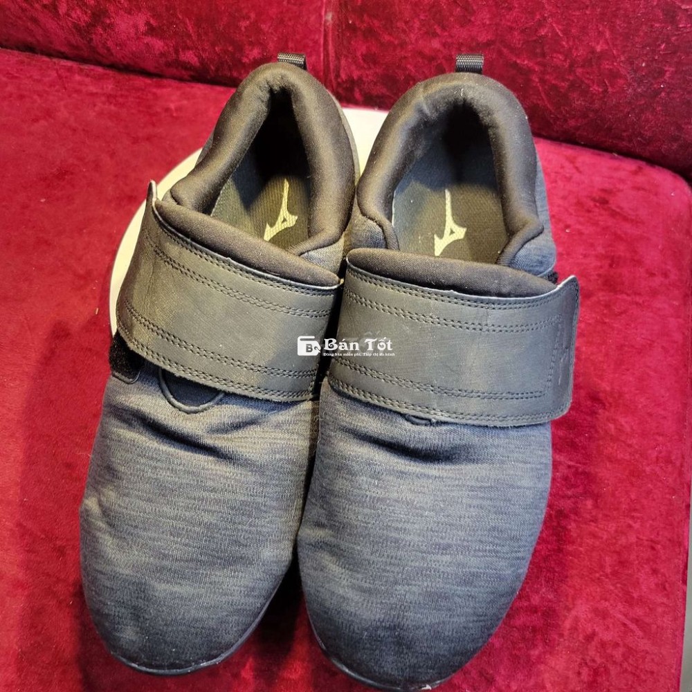 Giày lười hiệu mizuno size 42.5