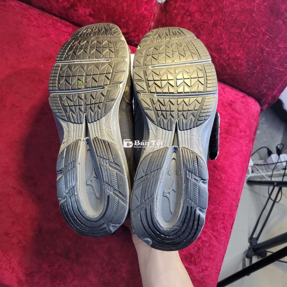 Giày lười hiệu mizuno size 42.5