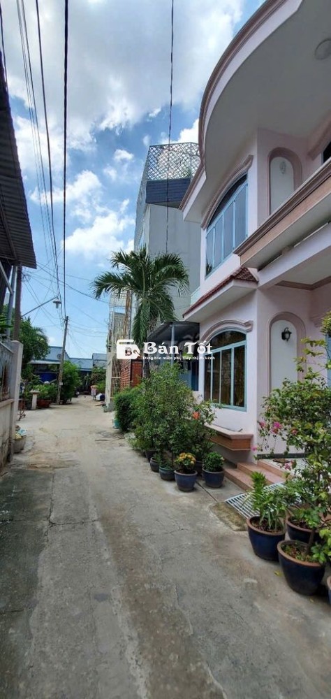 Chủ ngộp.Nhà HXT 120m2,ngang 10m. Ngay ga Metro Phước Long. Q9.