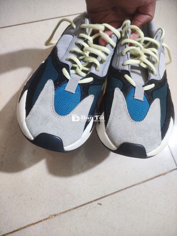 Adidas Yeezy 700 size 41.5 ; 41