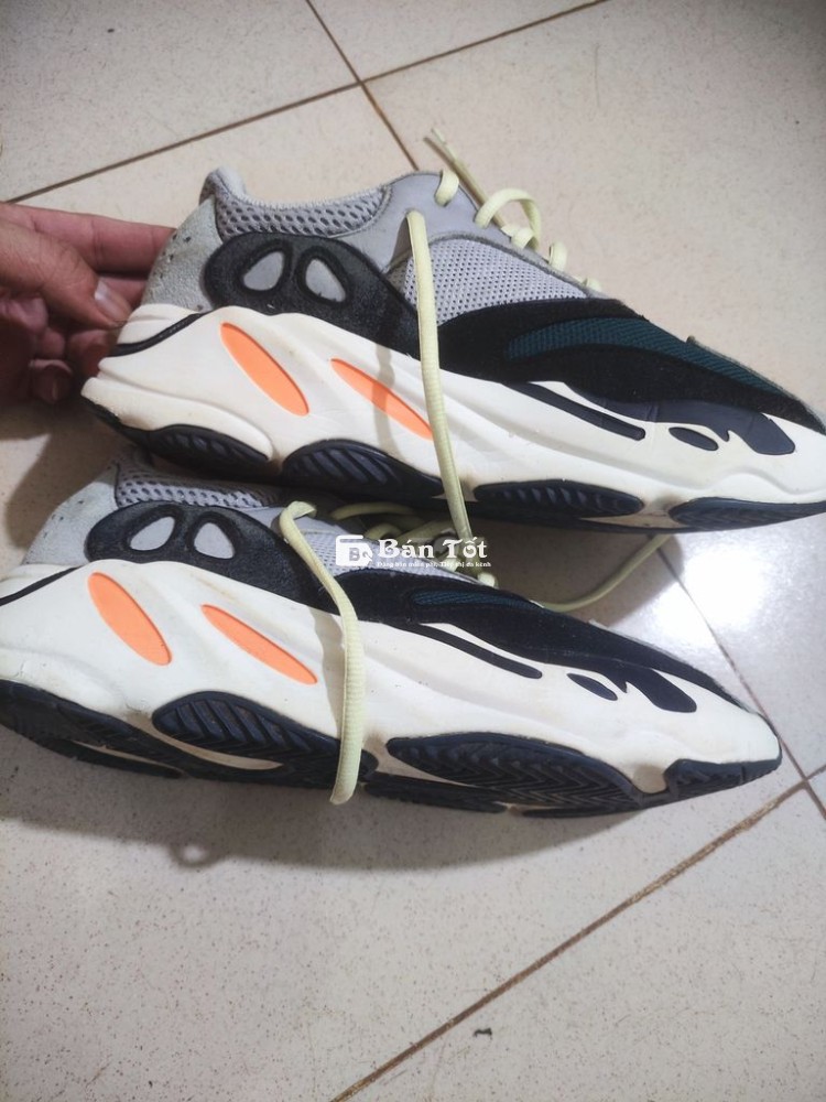 Adidas Yeezy 700 size 41.5 ; 41