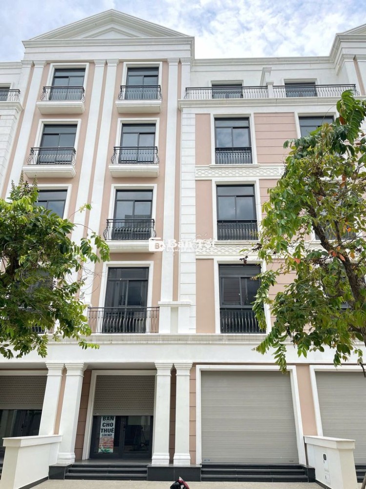 Bán Nhà Phố Vinhomes Grand Park | 96m², Nhà Thô, Giá 16.5 Tỷ Bao Hết