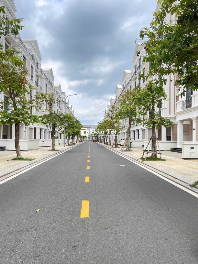Bán Nhà Phố Vinhomes Grand Park | 96m², Nhà Thô, Giá 16.5 Tỷ Bao Hết