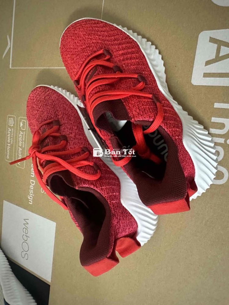 Giày Adidas chính hãng New 100% Size 43Vn 2 đôi