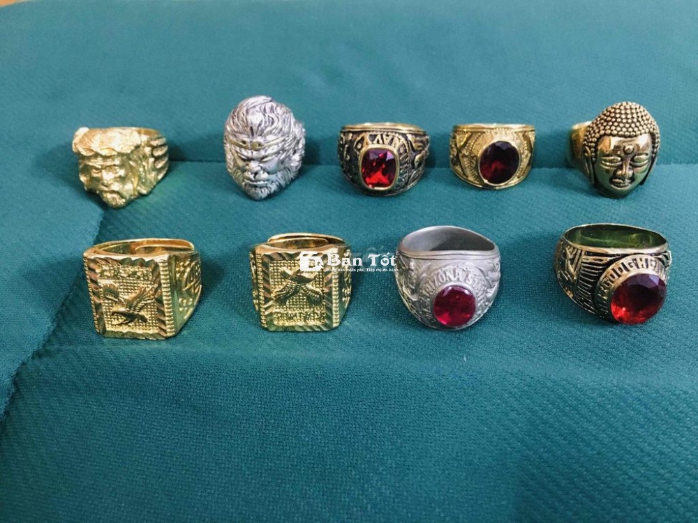 Nhẫn và dây đeo