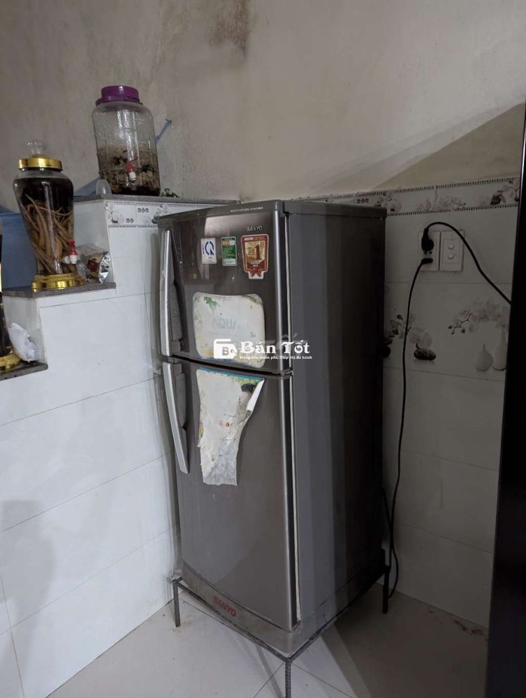 Lên đời nên cần bán tủ lạnh SANYO còn dùng tốt