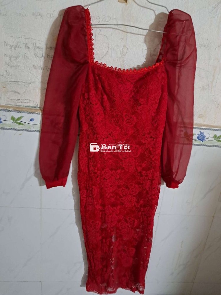 Đầm ôm đỏ ren dáng dài tay dài