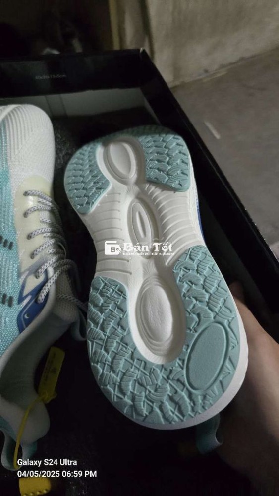 Giày thể thao size 44