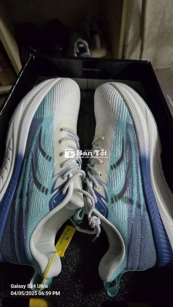 Giày thể thao size 44