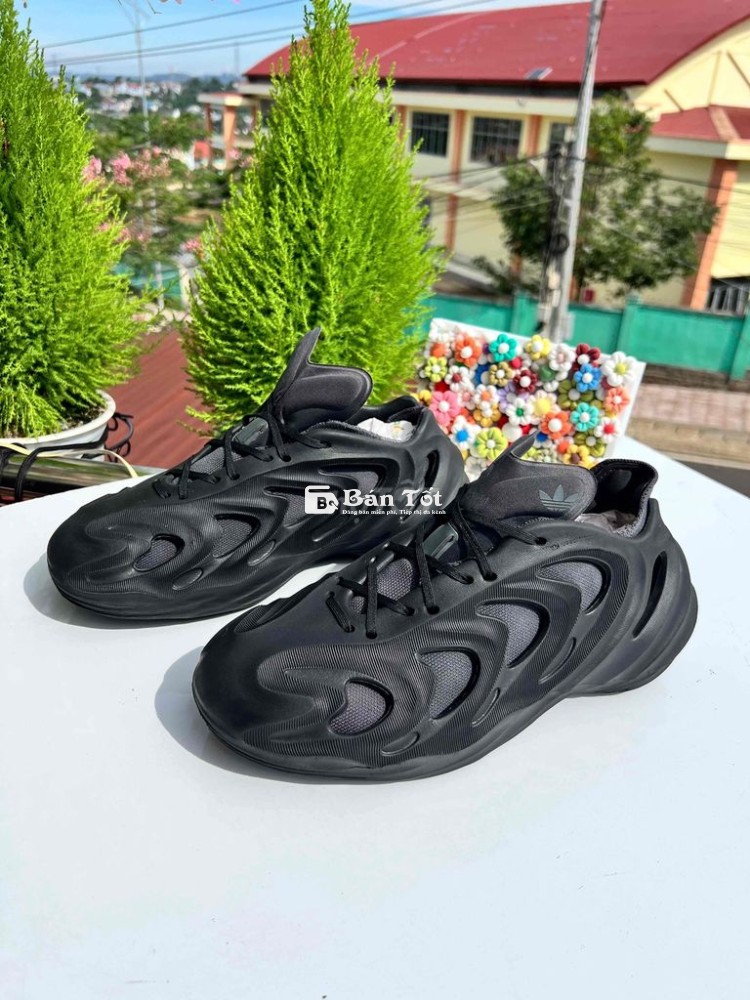 Giày Adidas Adifom size chân 43-44 miễn ship