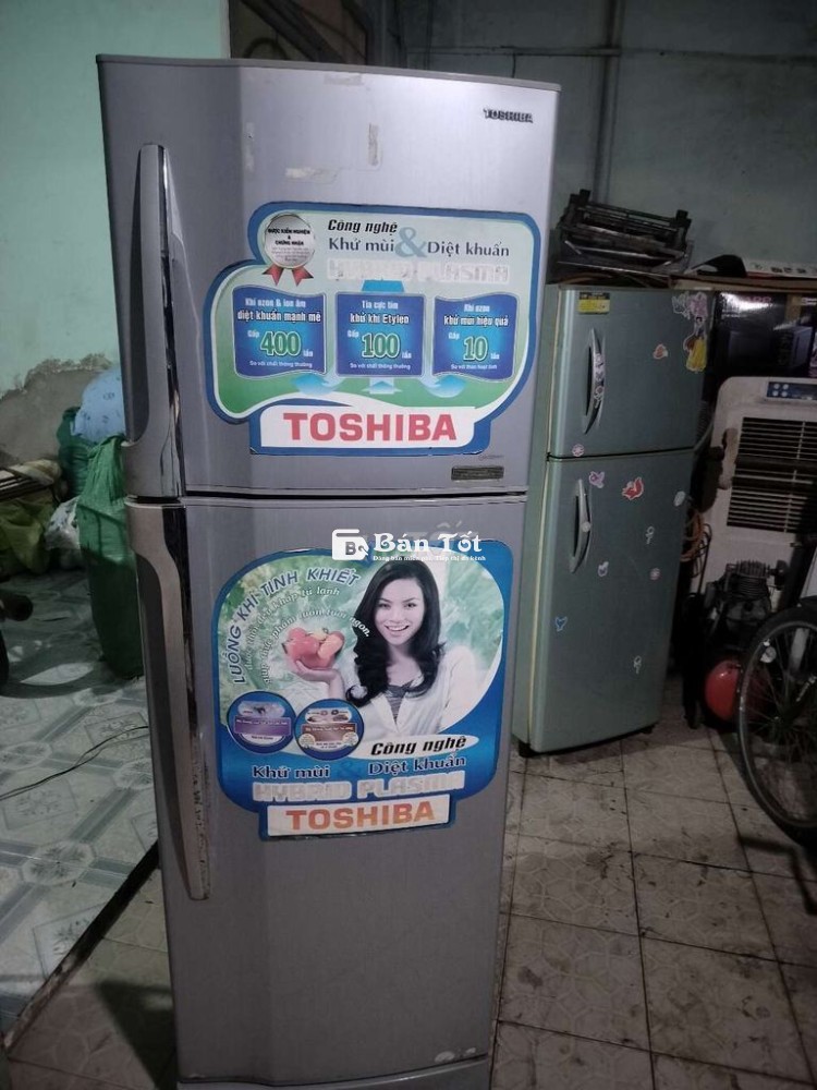 Bán tủ lạnh Toshiba như hình trên.