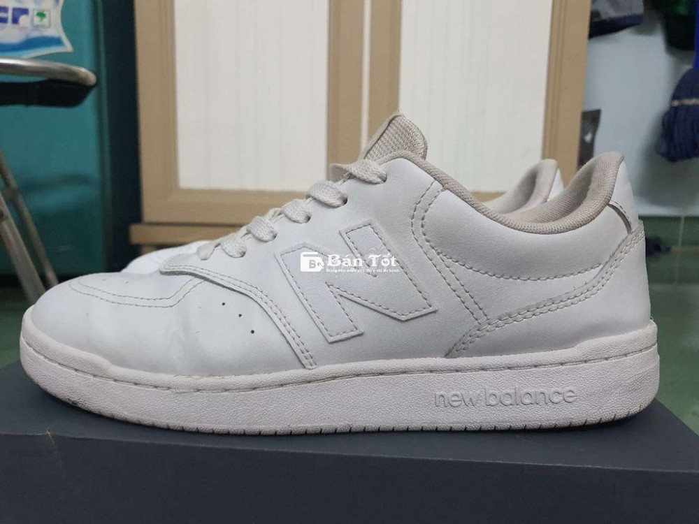 Giày New Balance Trắng Ít Dùng - Giá Tốt Cho Người Cần