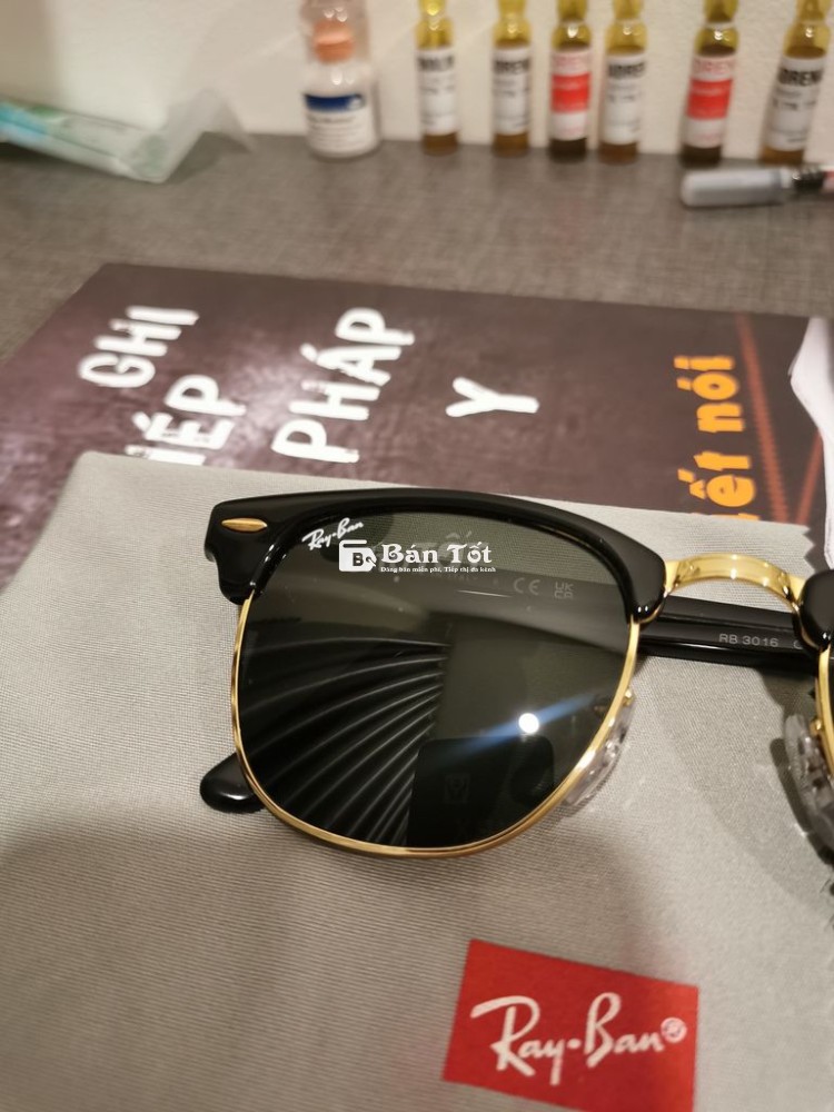 CẦN NHƯỢNG LẠI KÍNH MÁT RAYBAN 3016 CLUBMASTER
