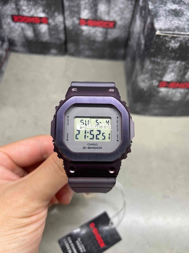 đồng hồ g-shock Gm-5600 mới 100%