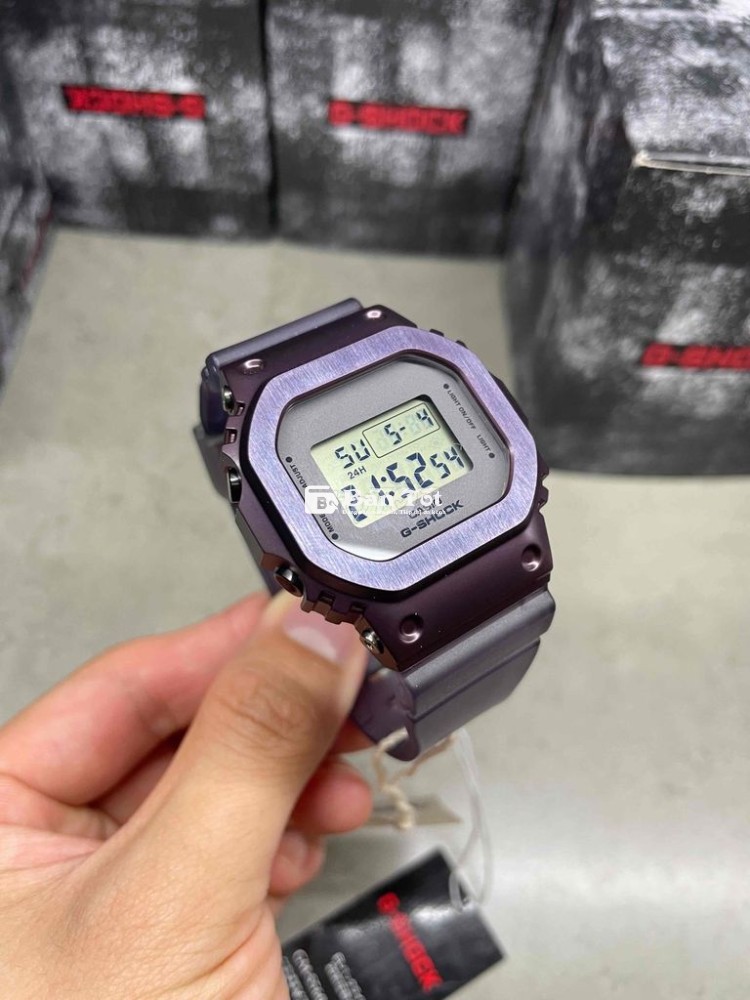 đồng hồ g-shock Gm-5600 mới 100%