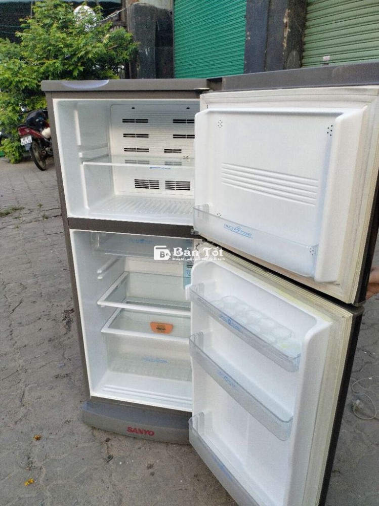 Thanh lý tủ lạnh Sanyo 185 lít mới nguyên rin