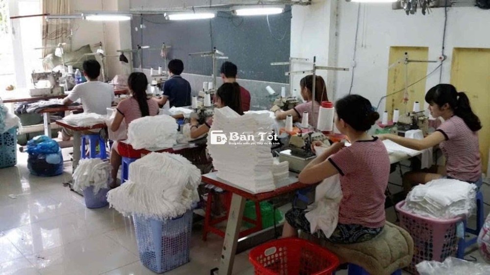 cần tuyển 1 bạn nu gap xếp quần áo