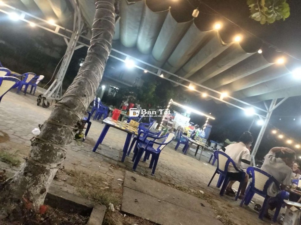 Cần tìm nhân viên phục vụ