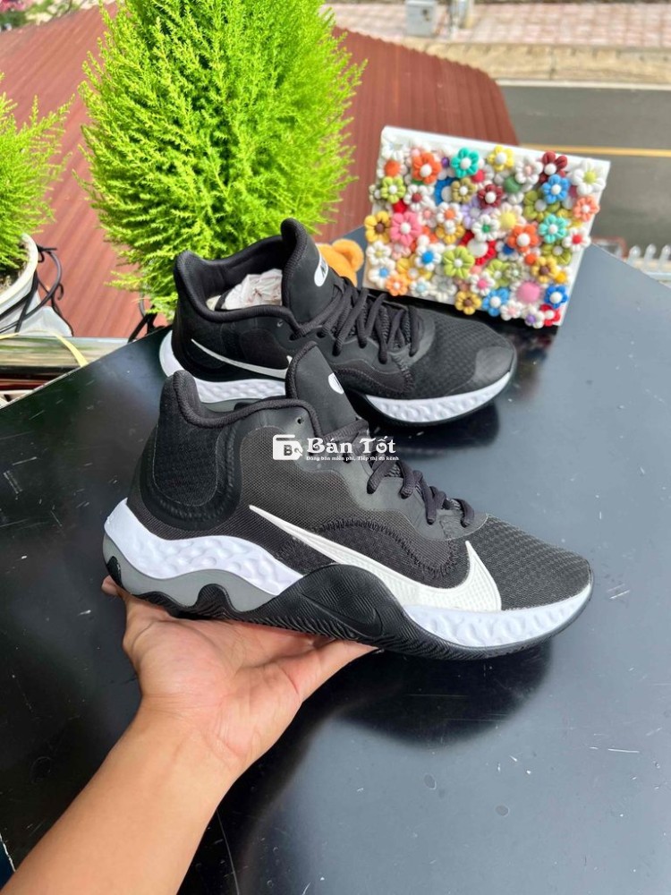 Giày Nike size 42 chính hãng mới 99%