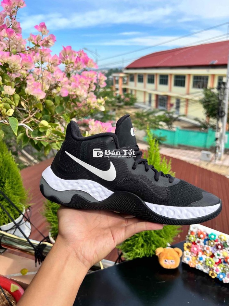 Giày Nike size 42 chính hãng mới 99%