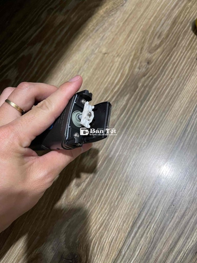 Cần bán xác máy cạo râu Braun 521 hoặc tìm thợ sửa chữa tại Hà Nội