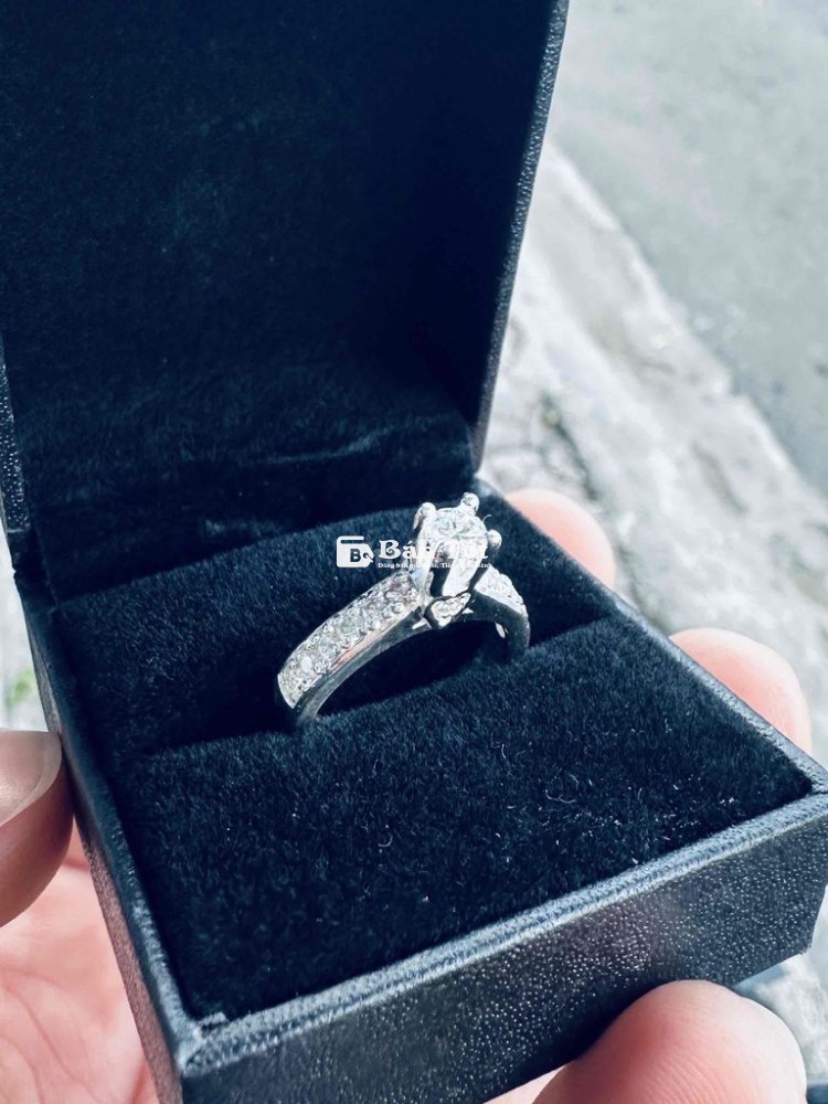 nhẫn nữ bạc 950 đính full moissanite