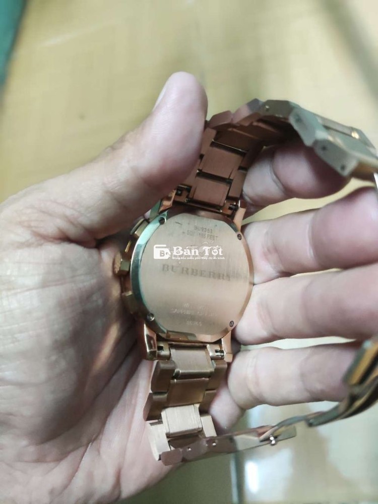 Cần bán đồng hồ nam Burberry chính hãng