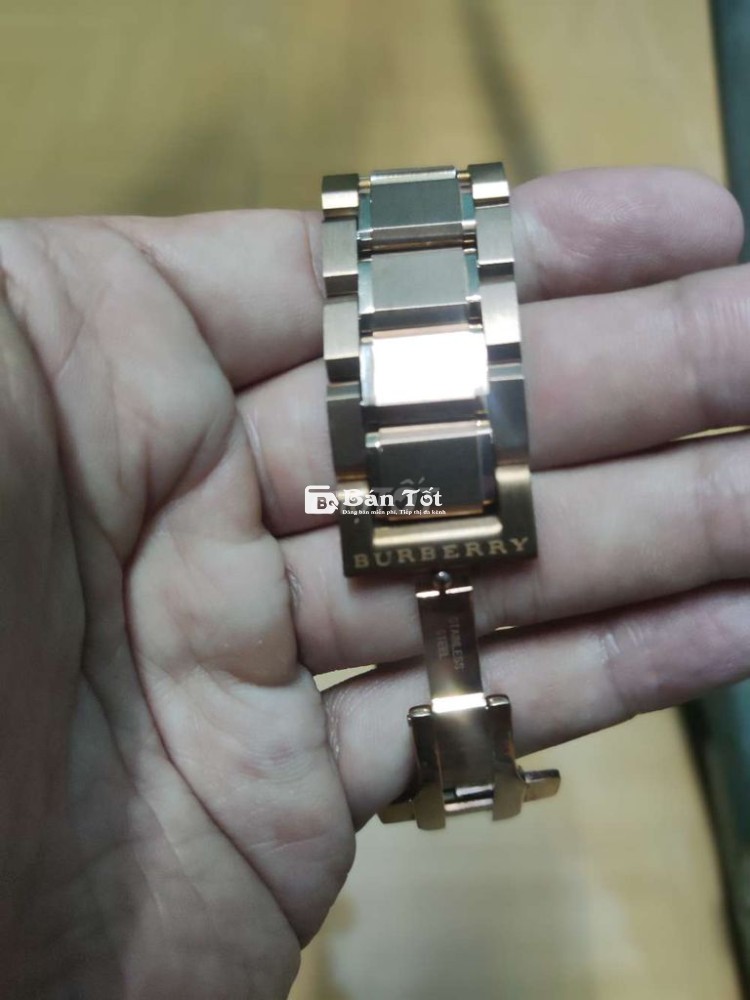 Cần bán đồng hồ nam Burberry chính hãng