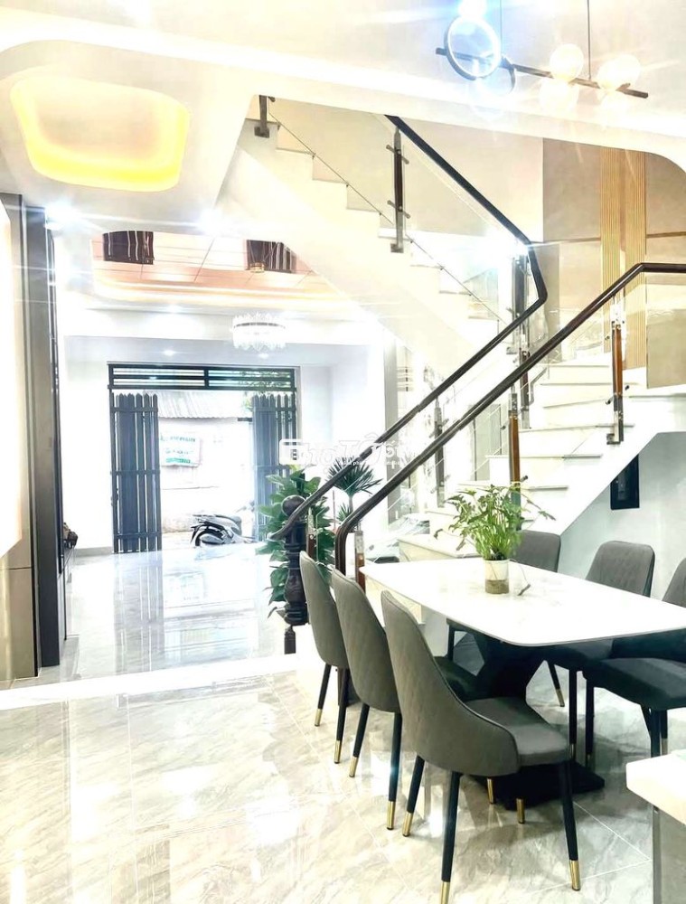 Nhà đẹp,mới hẻm to 1/ thẳng TTH21 dt:5×14m đúc 2lầu tặng Full nội thất