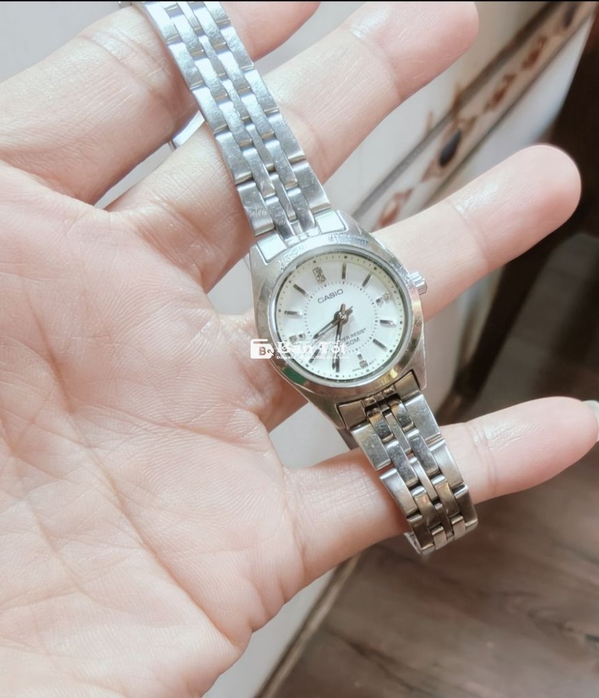 Mình bán đồng hồ size 22 có trầy xước