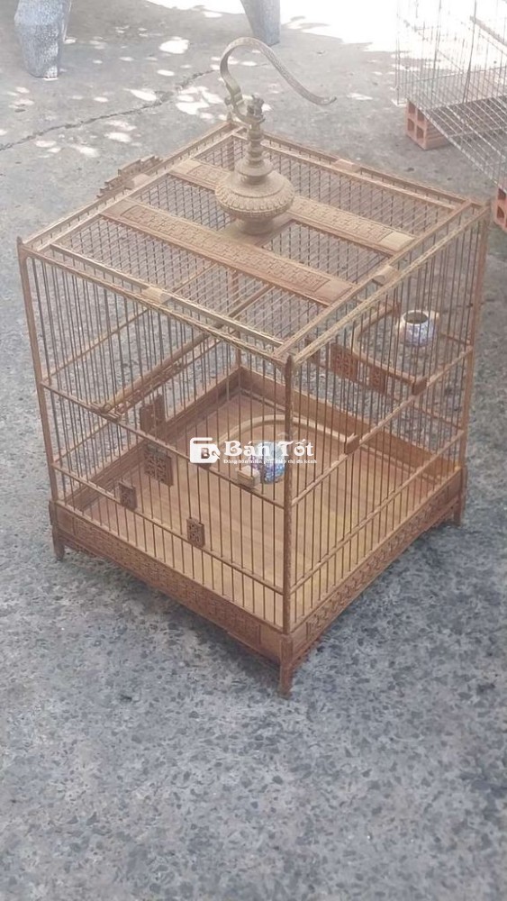 Chào mừng bạn đến với dịch vụ của chúng tôi! Chúng tôi cung cấp cây lồng vuông cao được làm từ tre già, được chạm khắc tinh xảo với đầy đủ phụ kiện đi kèm. Sản phẩm phù hợp cho những ai đang tìm kiếm sự sang trọng và độ bền trong thiết kế nội thất. Nếu bạn quan tâm, hãy liên hệ ngay với chúng tôi để được tư vấn và hỗ trợ tốt nhất. Cảm ơn bạn đã tin tưởng và ủng hộ!