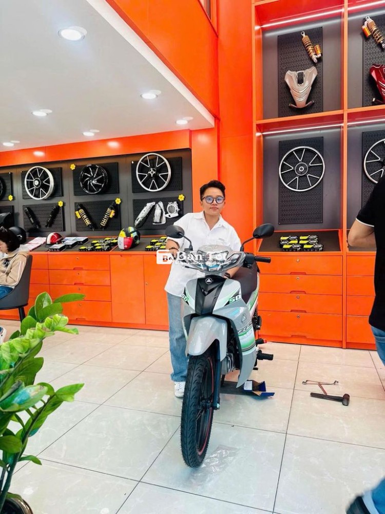 TUYỂN NHÂN VIÊN KINH DOANH XE MÁY (ĐI LÀM NGAY)