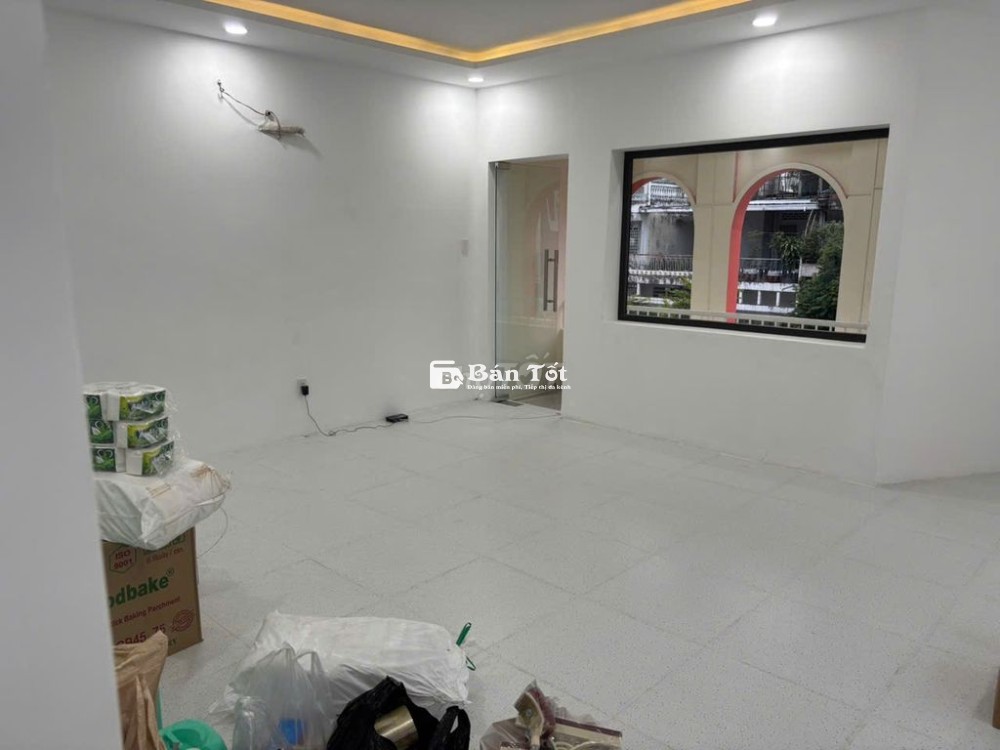 CHO THUÊ VĂN PHÒNG TRUNG TÂM BÌNH THẠNH, GIÁP Q1 GIÁ RẺ