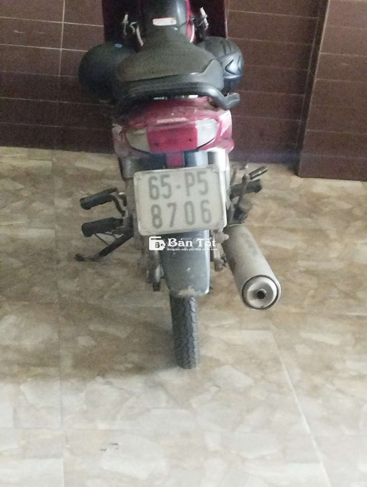 Ra đi đỡ chật nhà